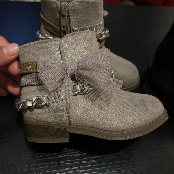 Girls boots 2pair black / tan - Picture 5 of 9